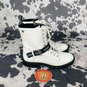 Guess WMNS White boots